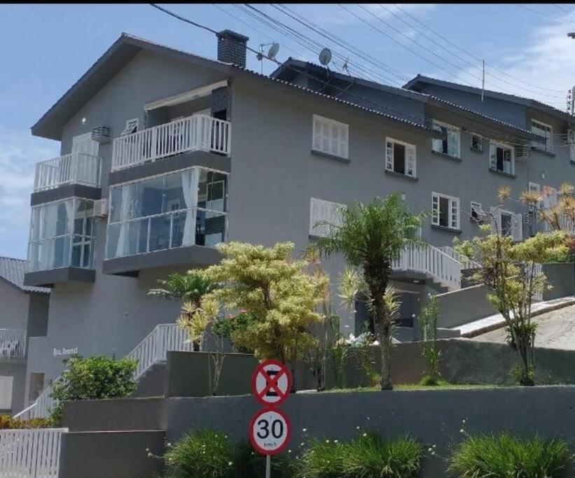 Apto Vista Mar -250Mts Da Praia Bombinhas Exteriör bild